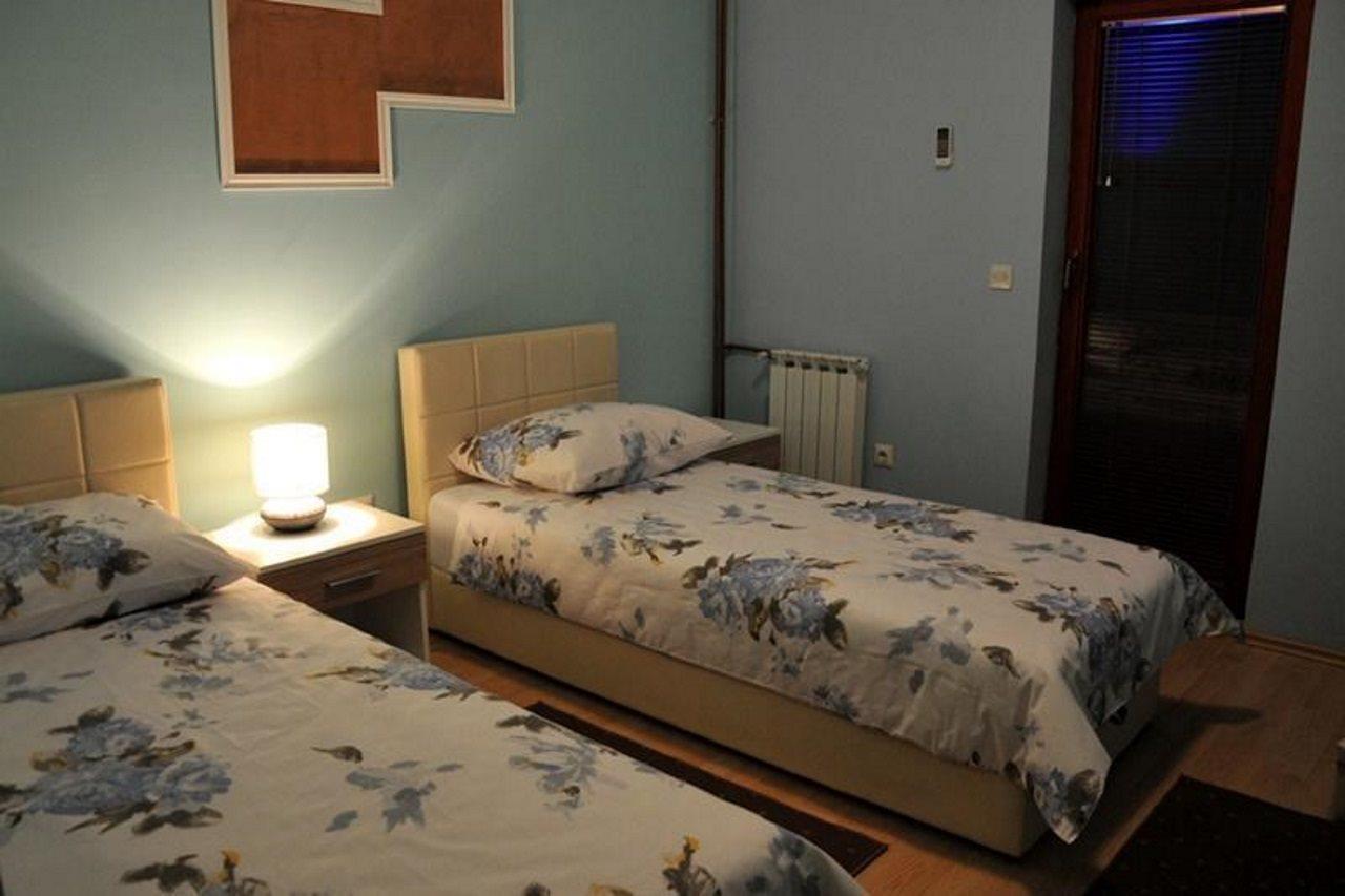 Hotel Arizona Sarajevo Lukavica Zewnętrze zdjęcie