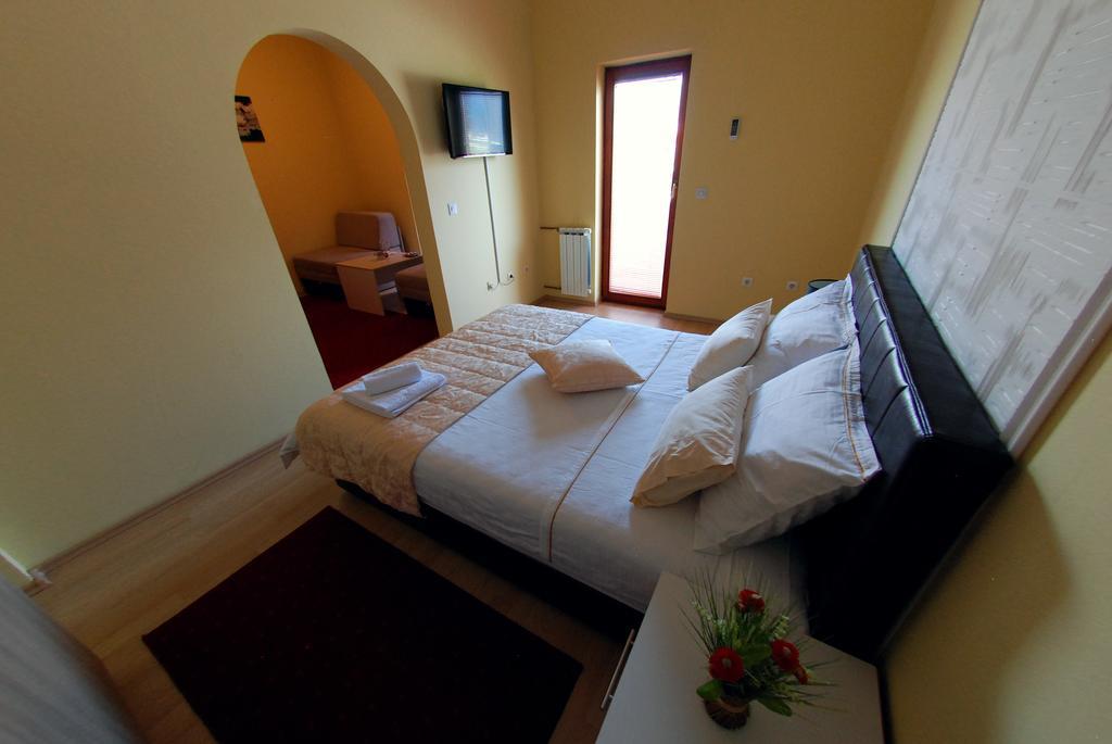 Hotel Arizona Sarajevo Lukavica Zewnętrze zdjęcie