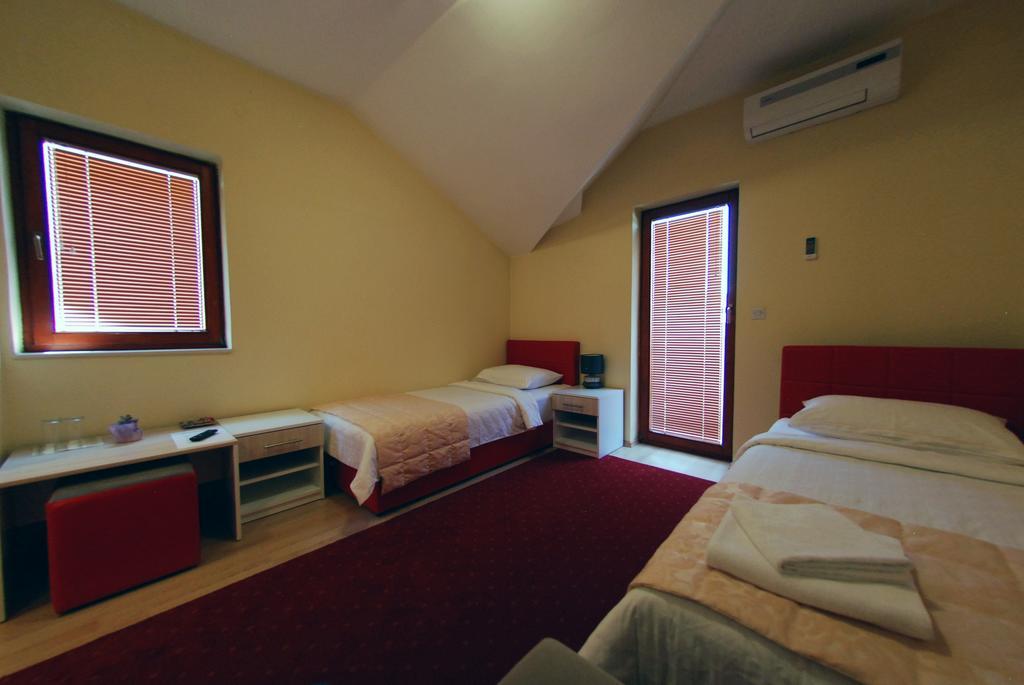 Hotel Arizona Sarajevo Lukavica Zewnętrze zdjęcie