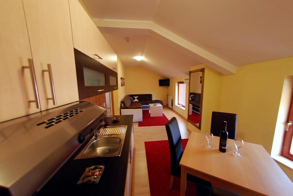 Hotel Arizona Sarajevo Lukavica Zewnętrze zdjęcie