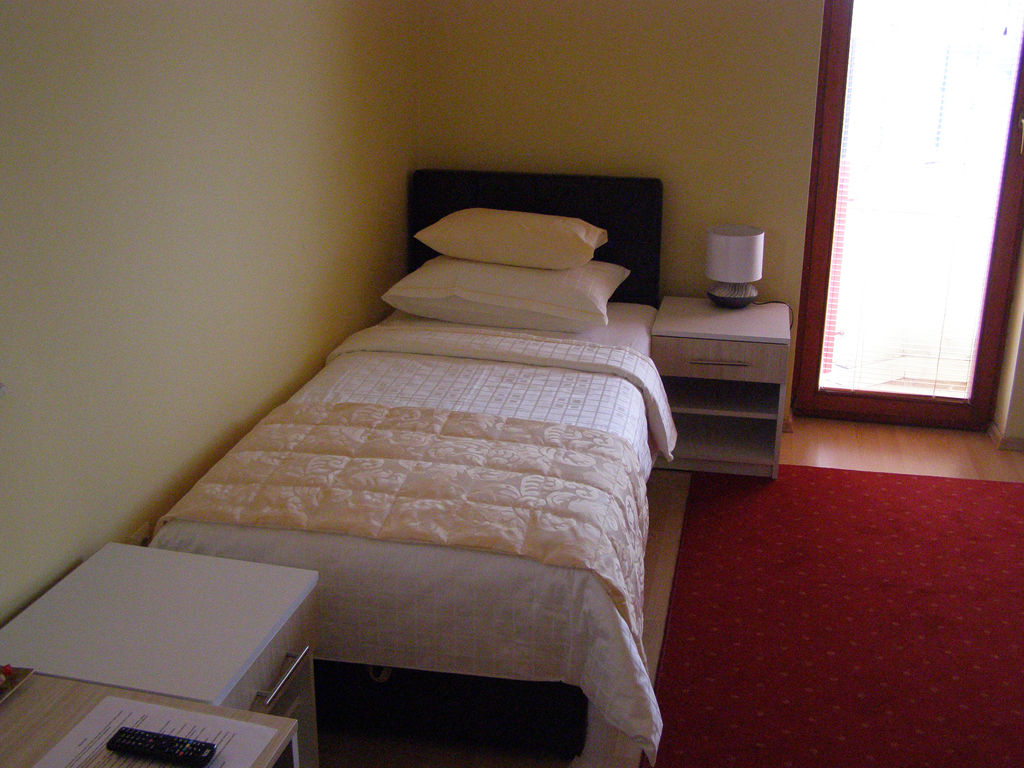 Hotel Arizona Sarajevo Lukavica Zewnętrze zdjęcie